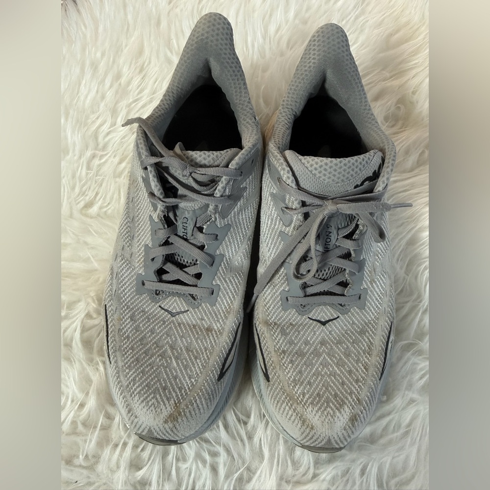 Hoka One One Men's Size 11.5 2E Clifton 9 Running Sneakers